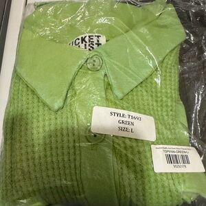 BUCKETLIST Green Crop Top